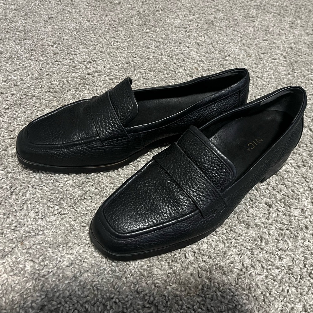 Vionic Black Leather Penny Loafers